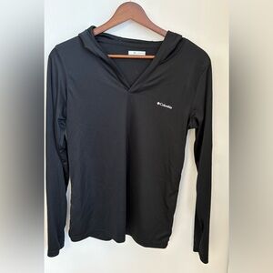 Columbia Omni-Shade Black V-Neck Long Sleeve Top Women’s size: S / P